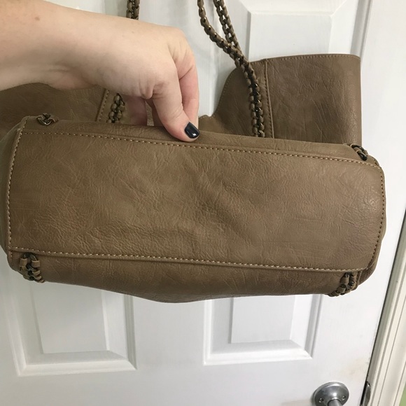 Brown/tan colored bag with brass metal detailing - Picture 6 of 8